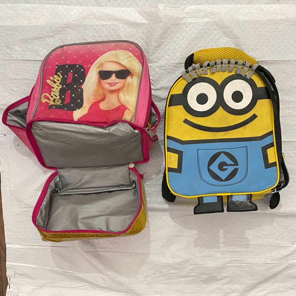Bundle of 2 girls lunch bags worn rare